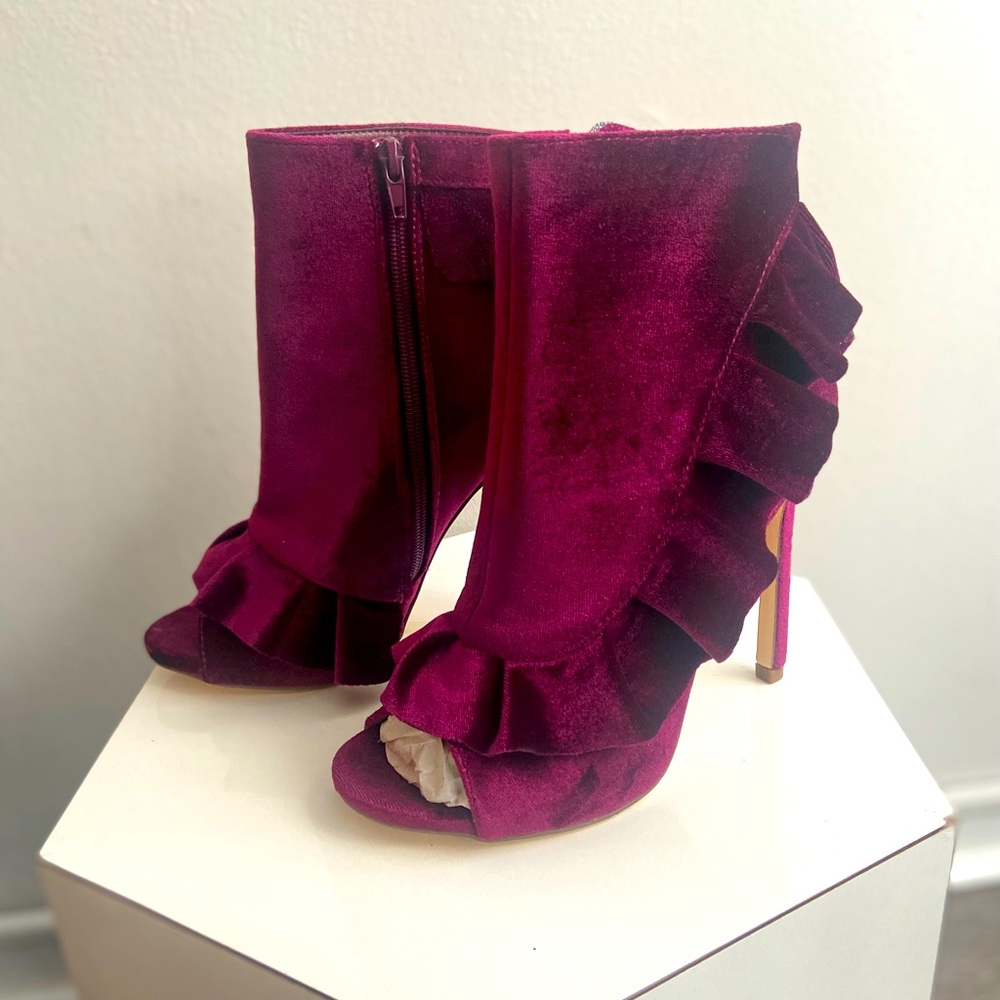 Fashionable booties! Must have!